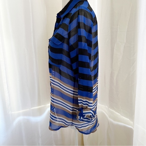 Striped button down shirt size Medium - Picture 2 of 6